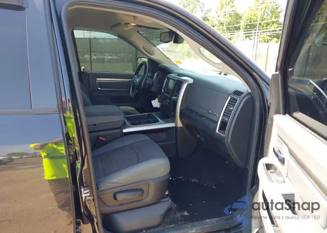 2016 Ram 1500 Big Horn z USA, uszkodzony, nr VIN 1C6RR7LT1GS331154